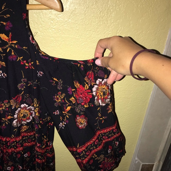 Open shoulder blouse - Picture 2 of 4